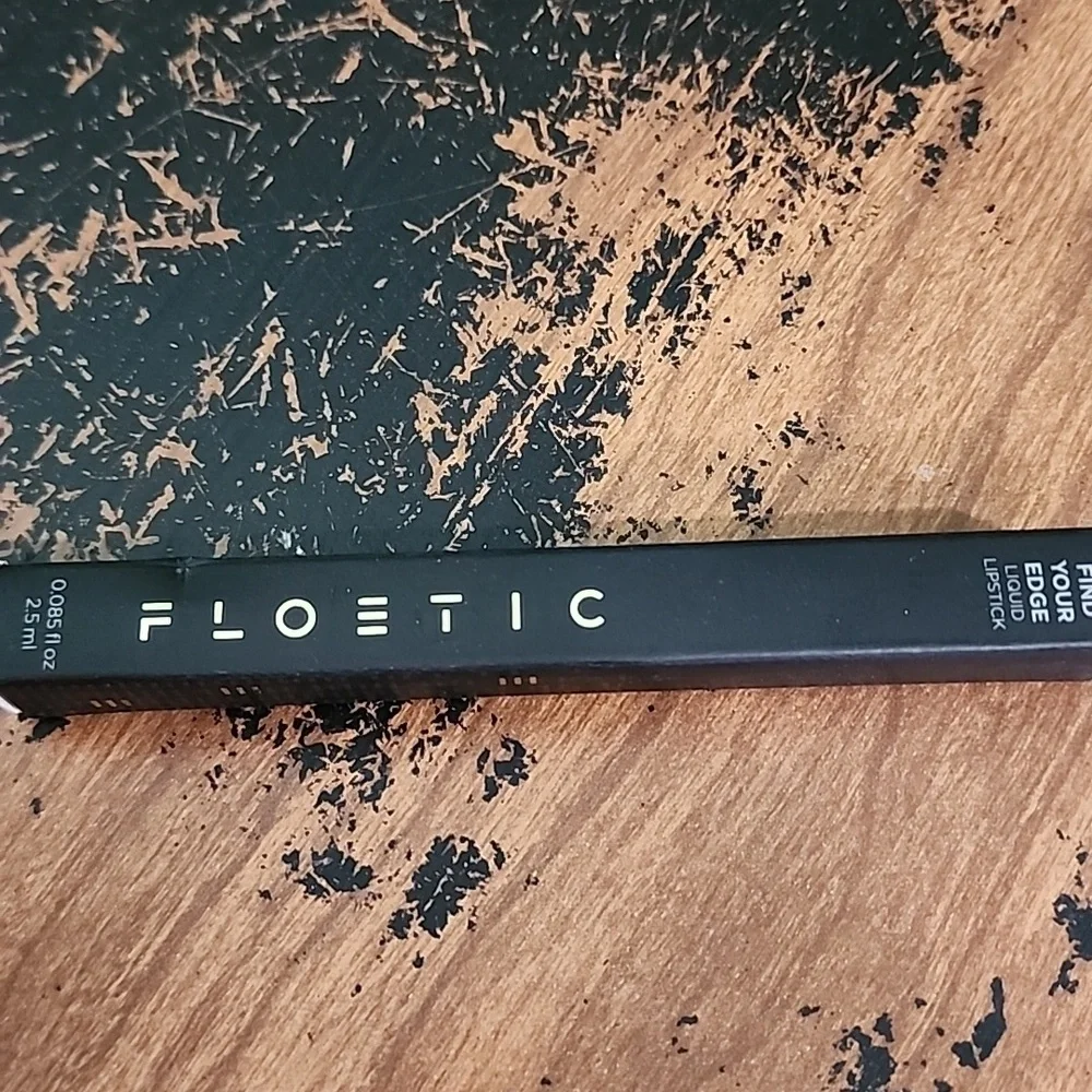 Sale 🎊 Floetic Find Your Edge Liquid Lipstick Fandango Pink Size .085 fl oz